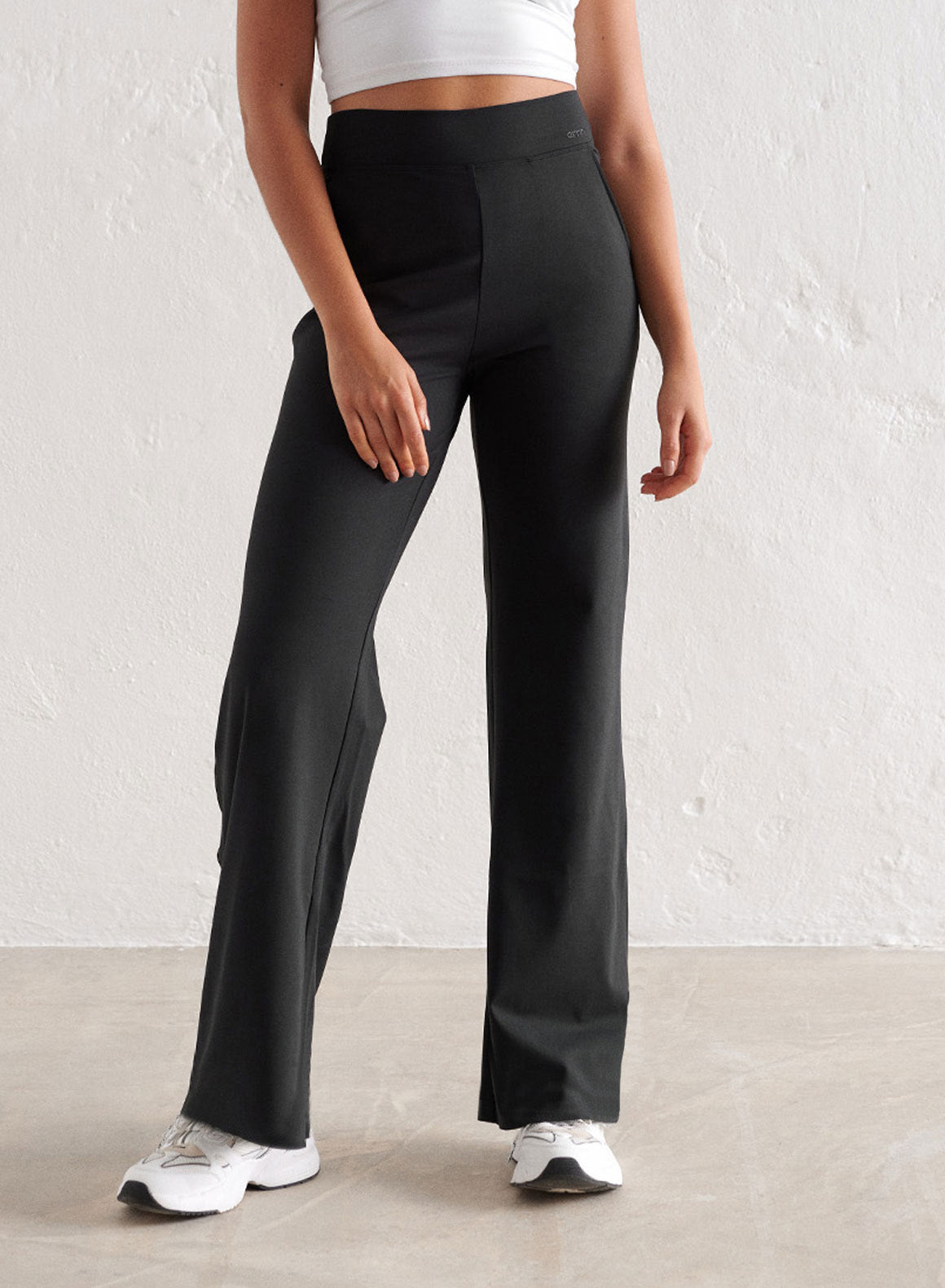 AIM´N Sense Wide Pants 010 Black Freizeithosen AIM´N 010 Black XS