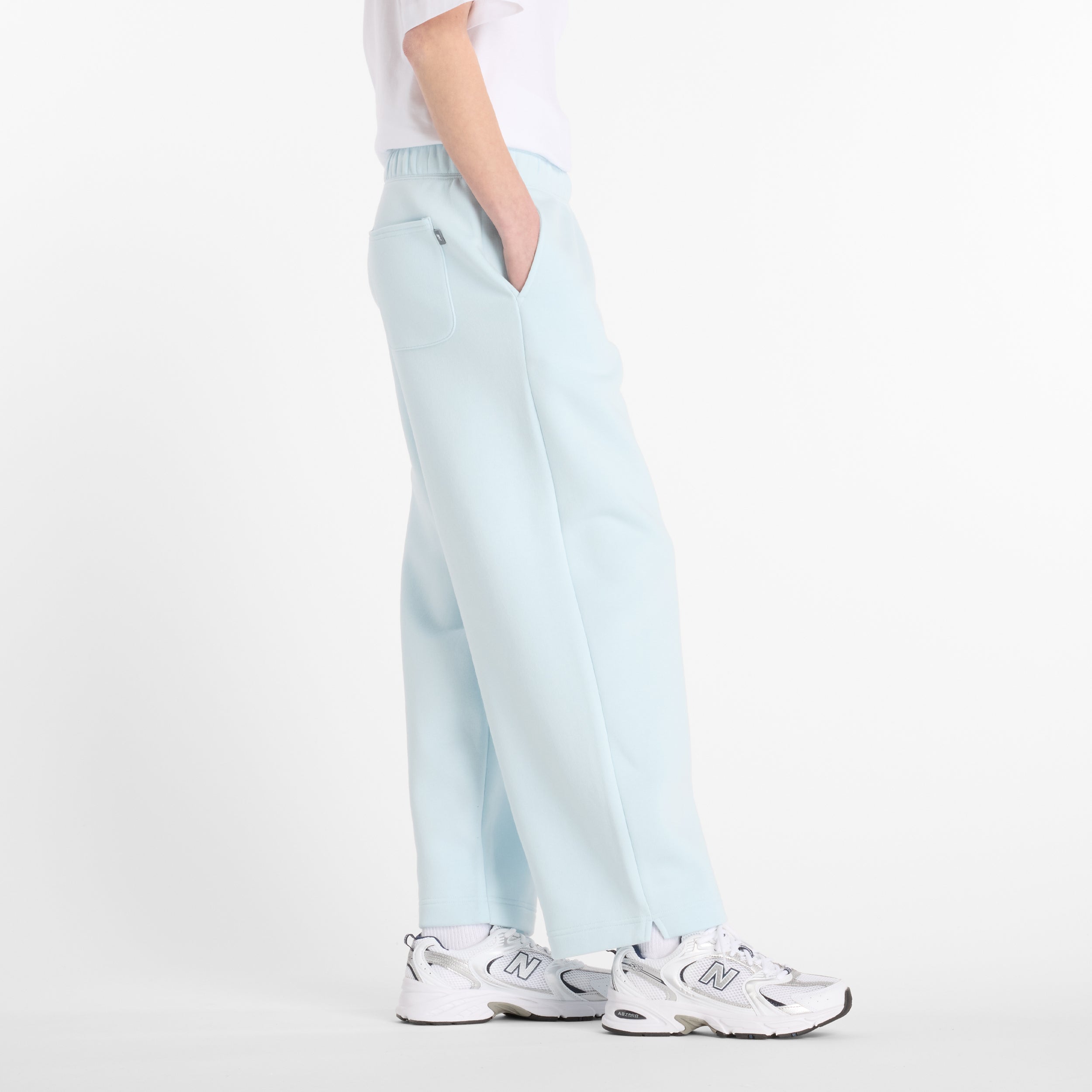 NEW BALANCE Reimagined Fleece Barrel Leg Pant Freizeithosen NEW BALANCE