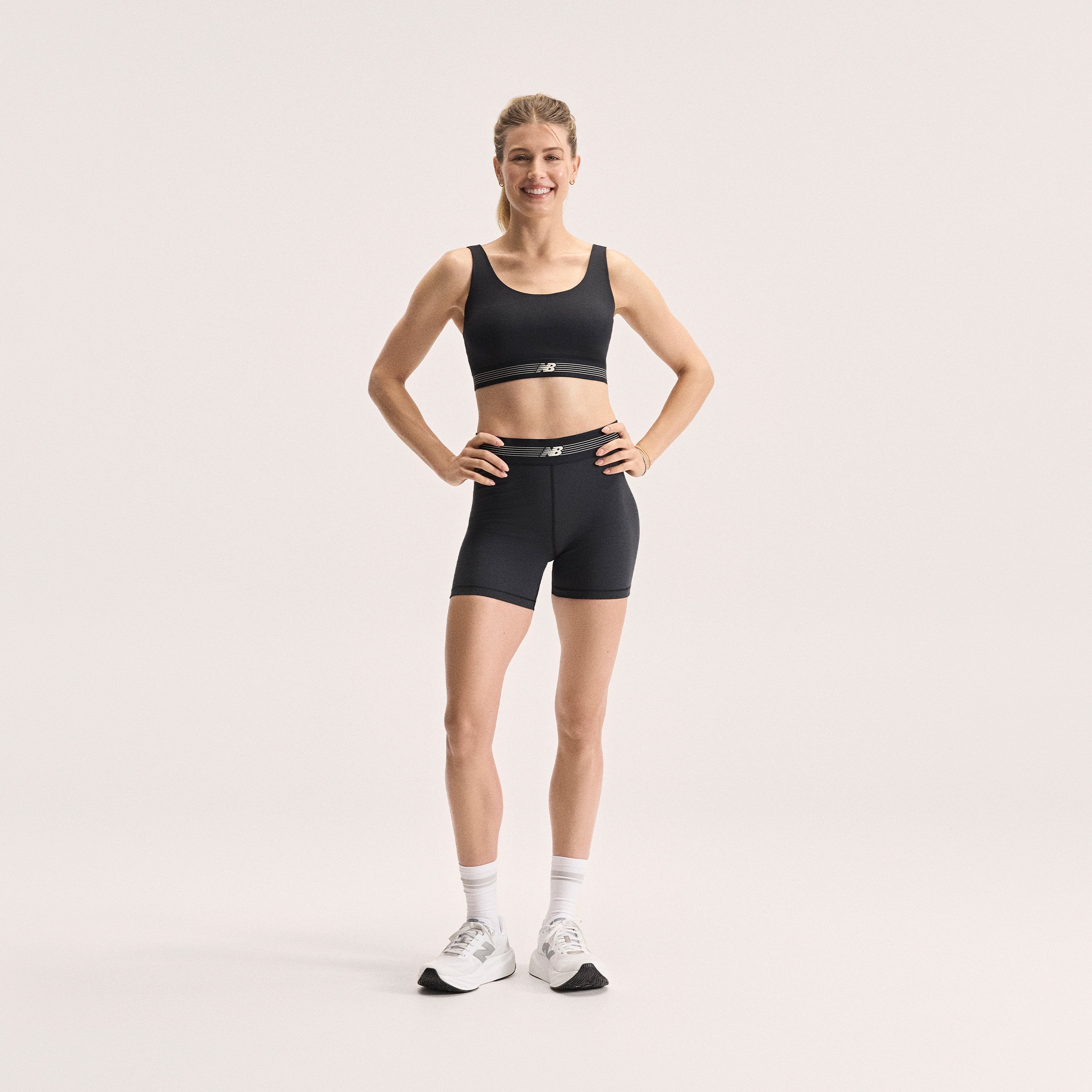 NEW BALANCE Womens Training Short Trainingshosen & Jogginghosen NEW BALANCE Black BK XS