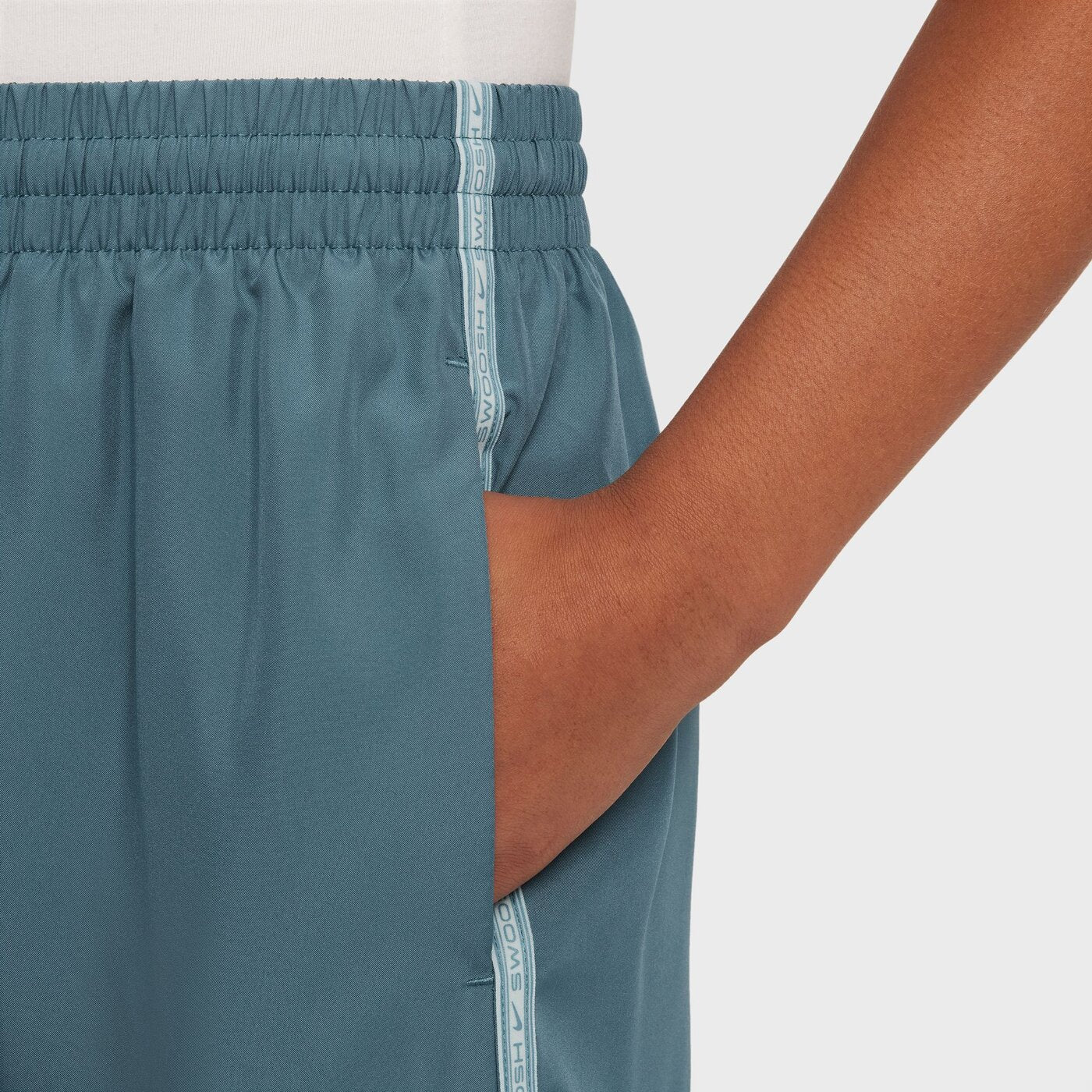 NIKE B NK DF MULTI SHORT WVN LOVE Fußballhosen NIKE