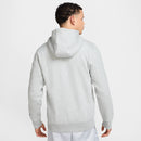 NIKE M NK CLUB BB PO HDY NSW GFX 063 DK GREY HEATHER/LT SMOKE G Fußballoberteile NIKE