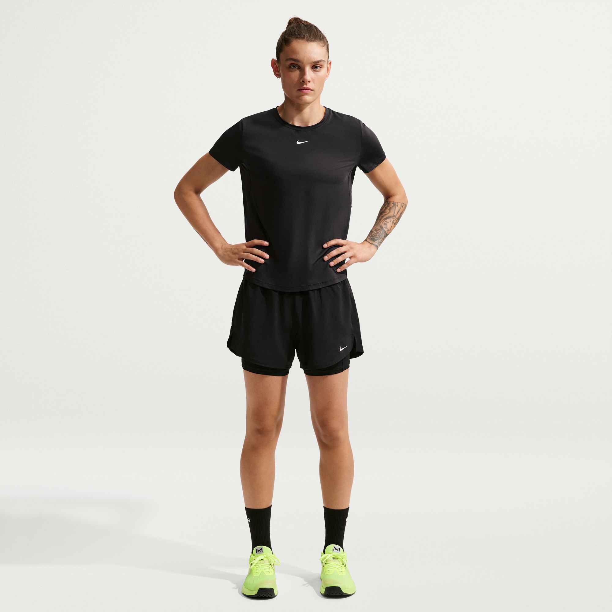 NIKE W NK ONE DF HR 3IN 2N1 DAMEN SOMMERHOSE Trainingshosen & Jogginghosen NIKE BLACK/LT ARCTIC PINK/BLACK/WHI XS