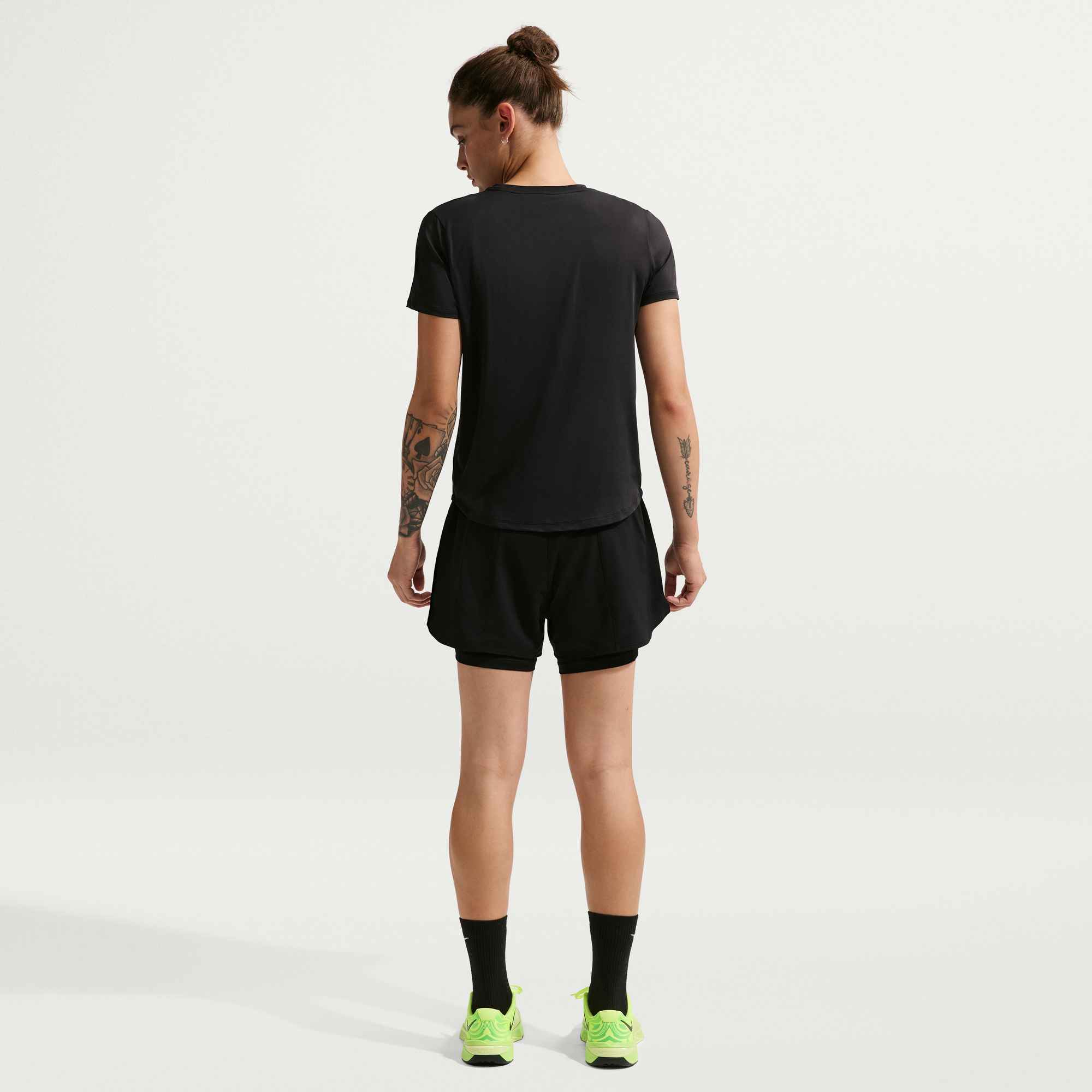 NIKE W NK ONE DF HR 3IN 2N1 DAMEN SOMMERHOSE Trainingshosen & Jogginghosen NIKE
