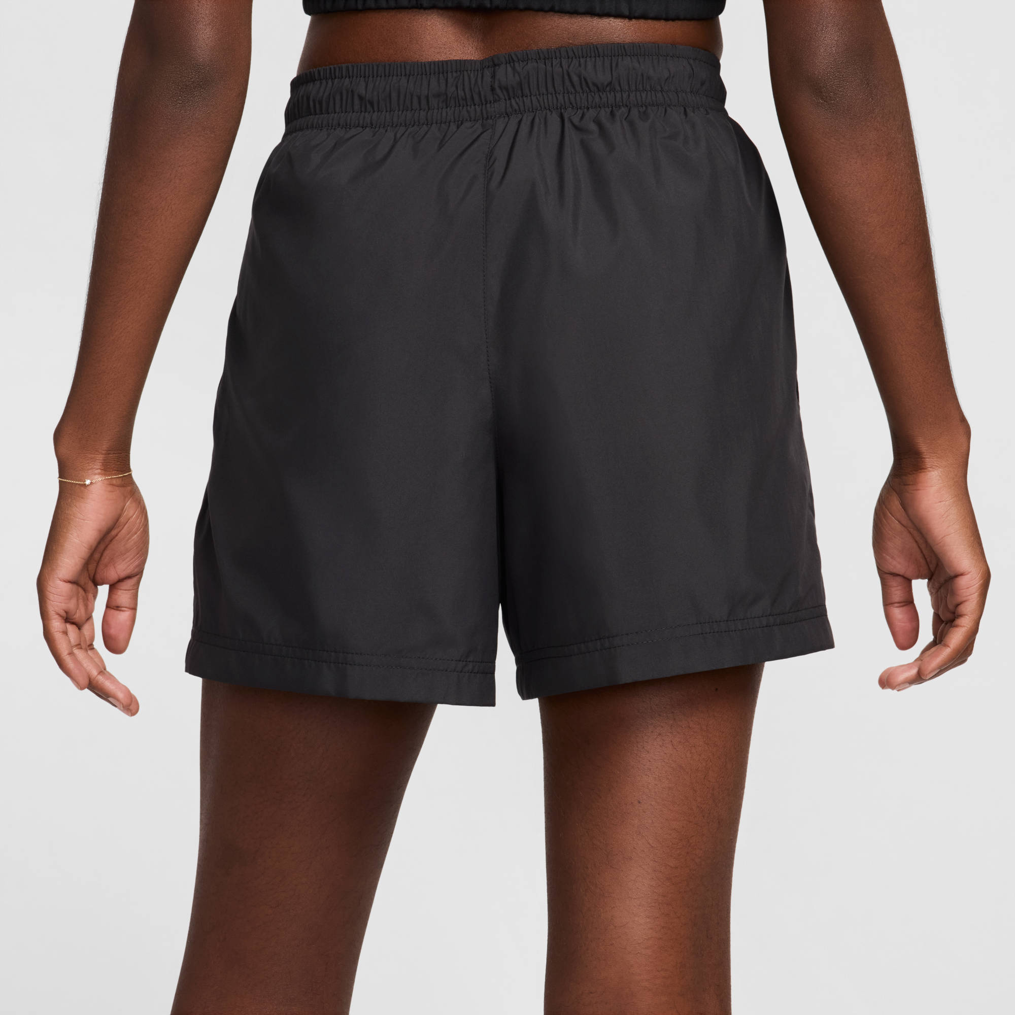 NIKE W NSW MR ESSNTL WVN SHORT Hosen NIKE