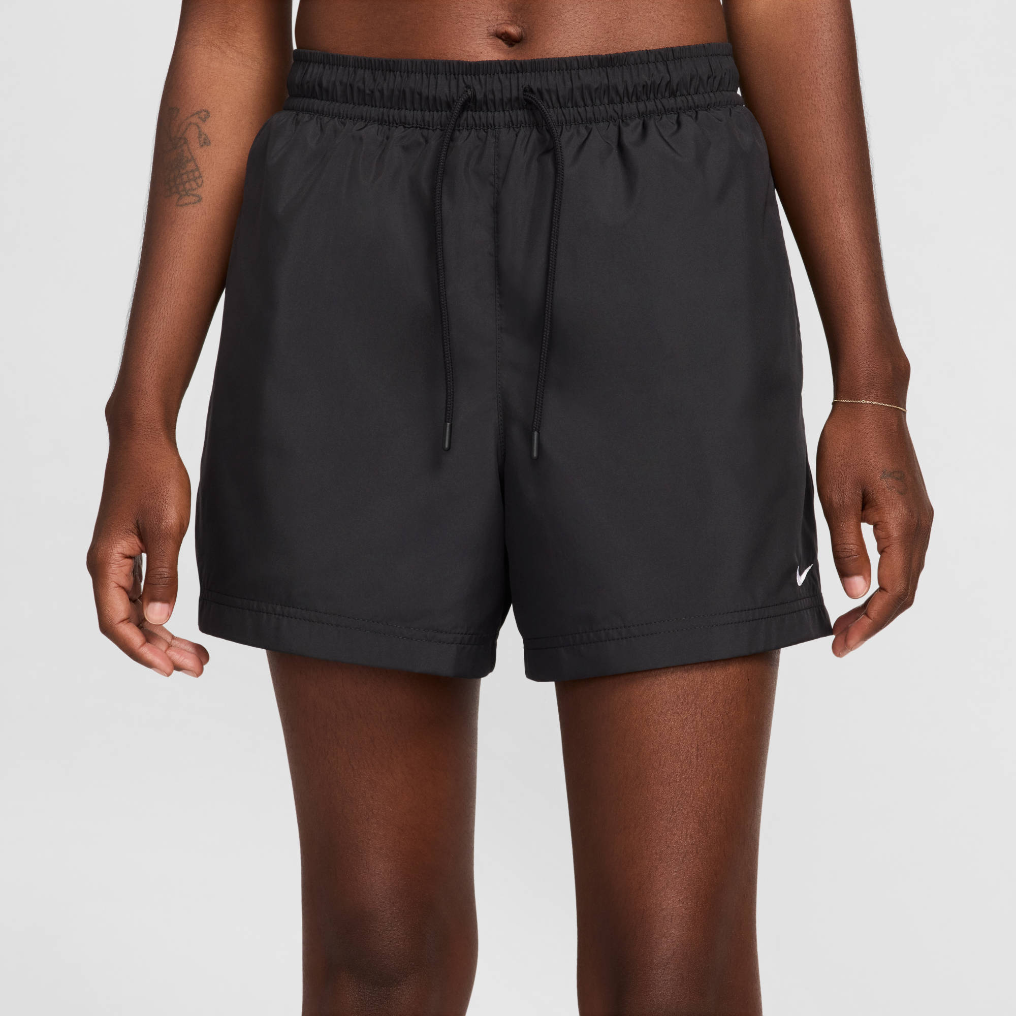 NIKE W NSW MR ESSNTL WVN SHORT Hosen NIKE