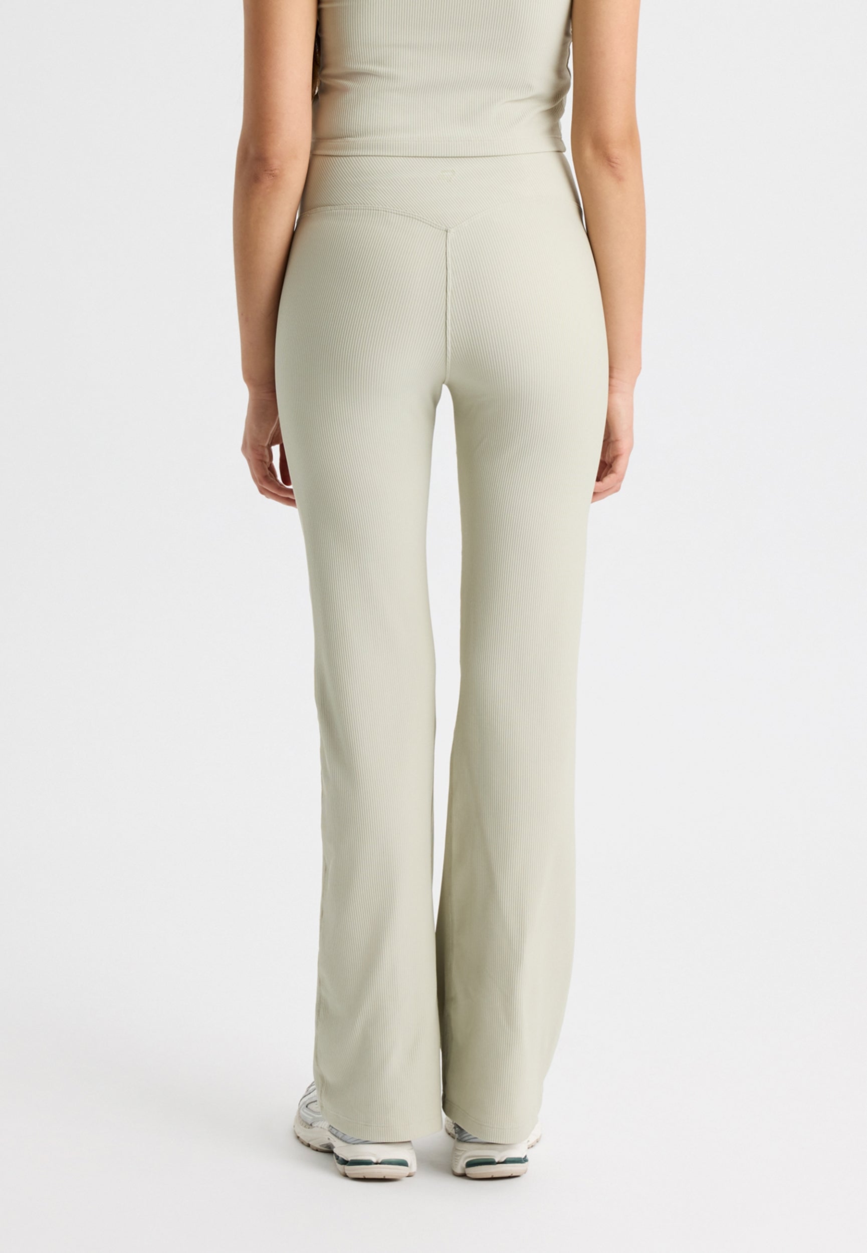 RÖHNISCH Ribbed R Flare HW Tight Black Trainingshosen & Jogginghosen RÖHNISCH