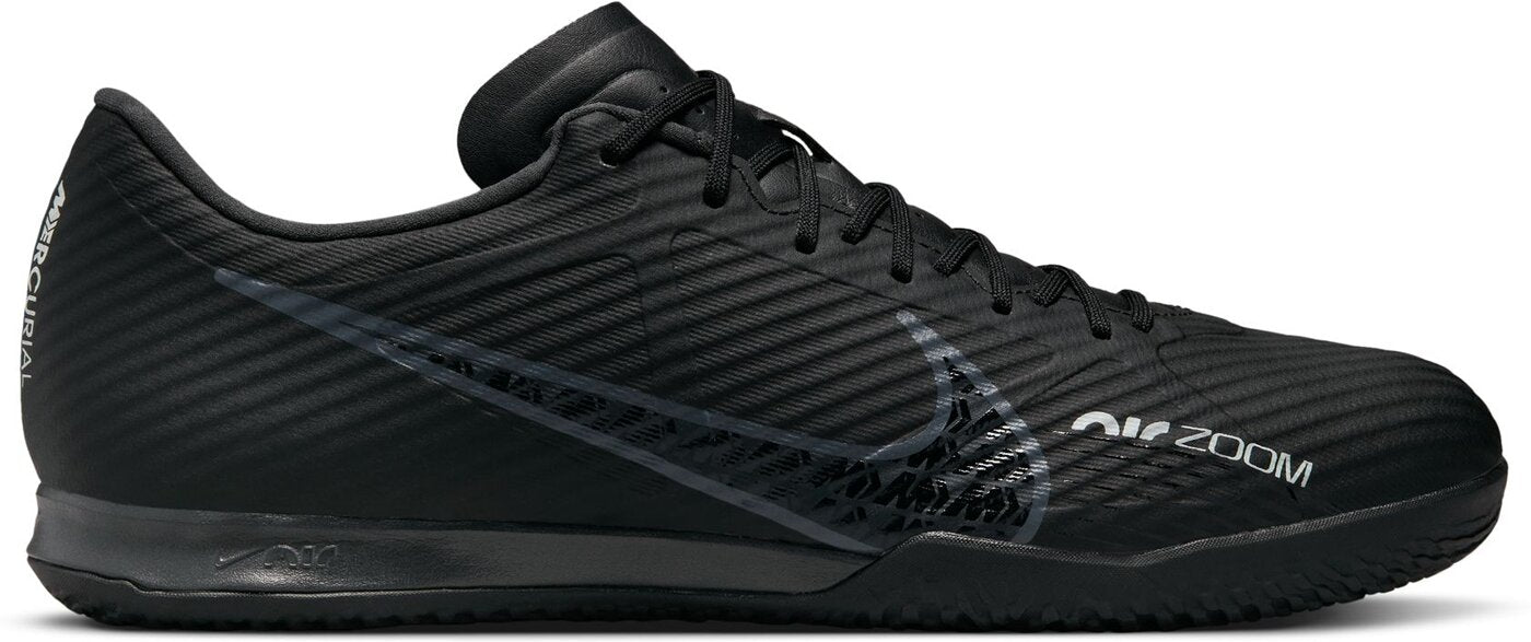 NIKE ZOOM VAPOR 15 ACADEMY IC Halle NIKE BLACK/DK SMOKE GREY-SUMMIT 39