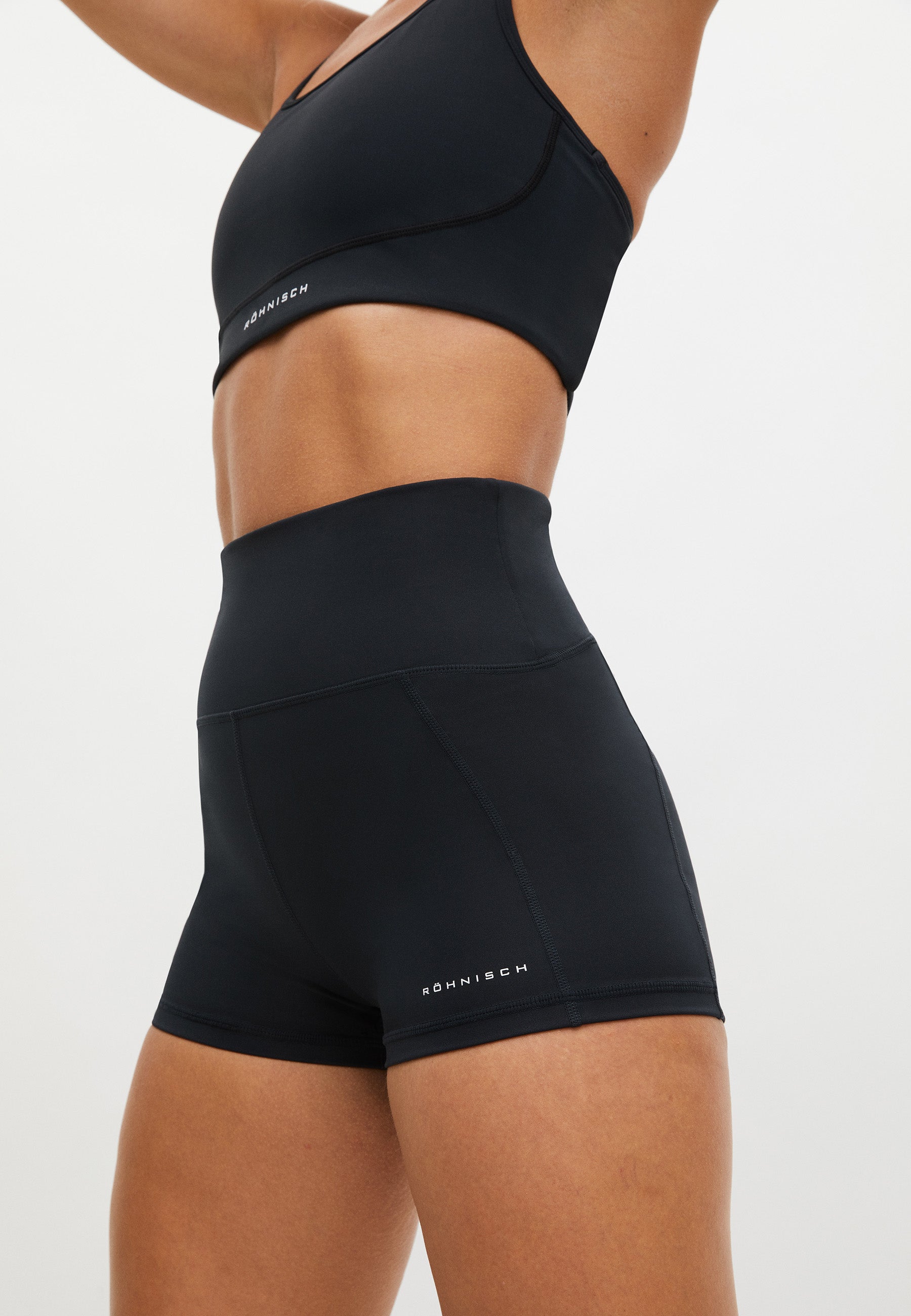 RÖHNISCH Flattering Curved Hotpants Trainingshosen & Jogginghosen RÖHNISCH 0001 Black XS