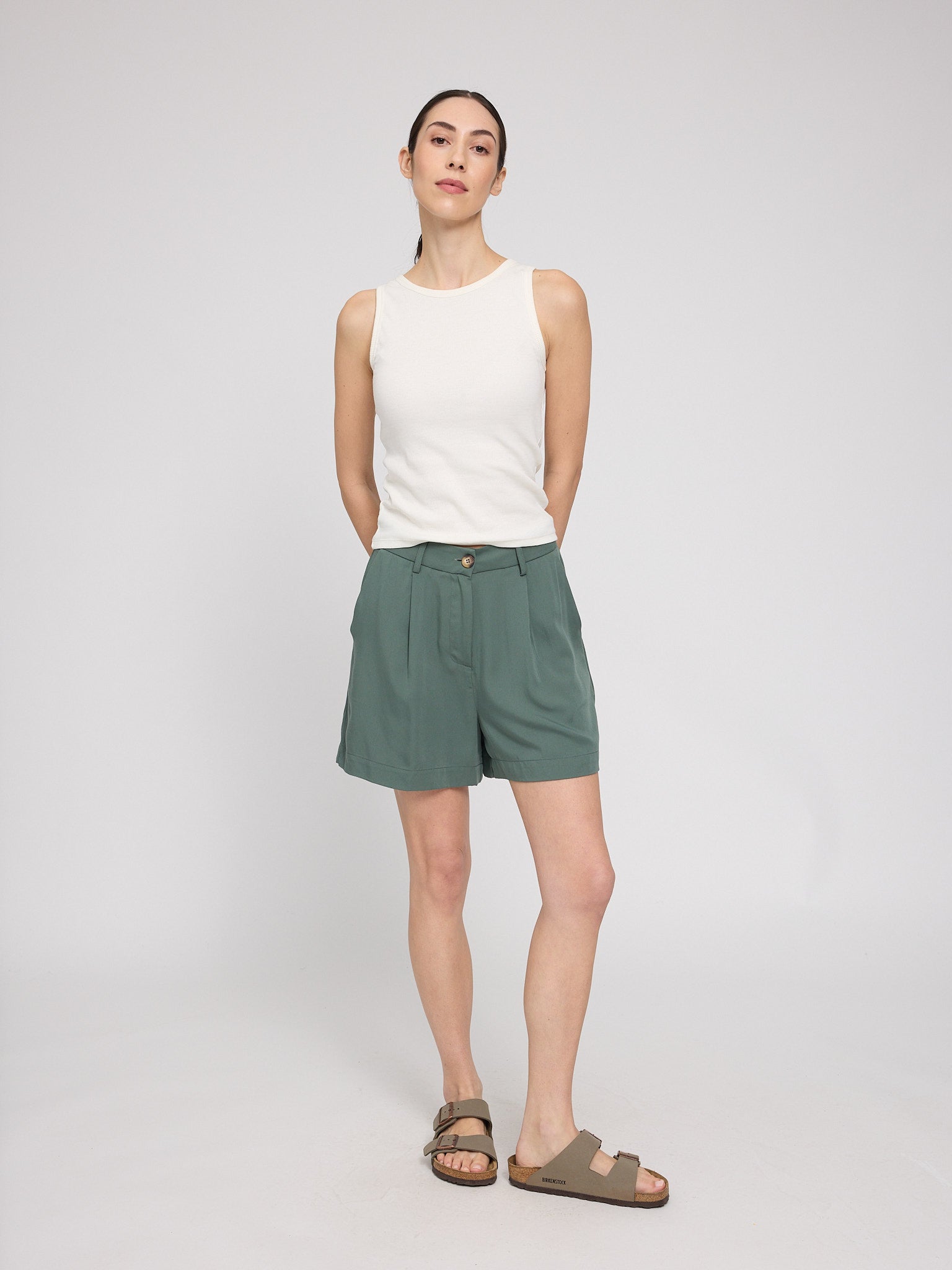 MAZINE Pleated Viscose Shorts Hosen MAZINE