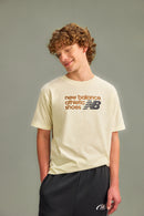 NEW BALANCE Athletics Premium Relaxed Chest Logo T-Shirt Freizeitshirts /-hemden NEW BALANCE Beige S