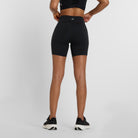 NEW BALANCE NB Sleek Pocket High Rise Short 6" Laufhosen NEW BALANCE