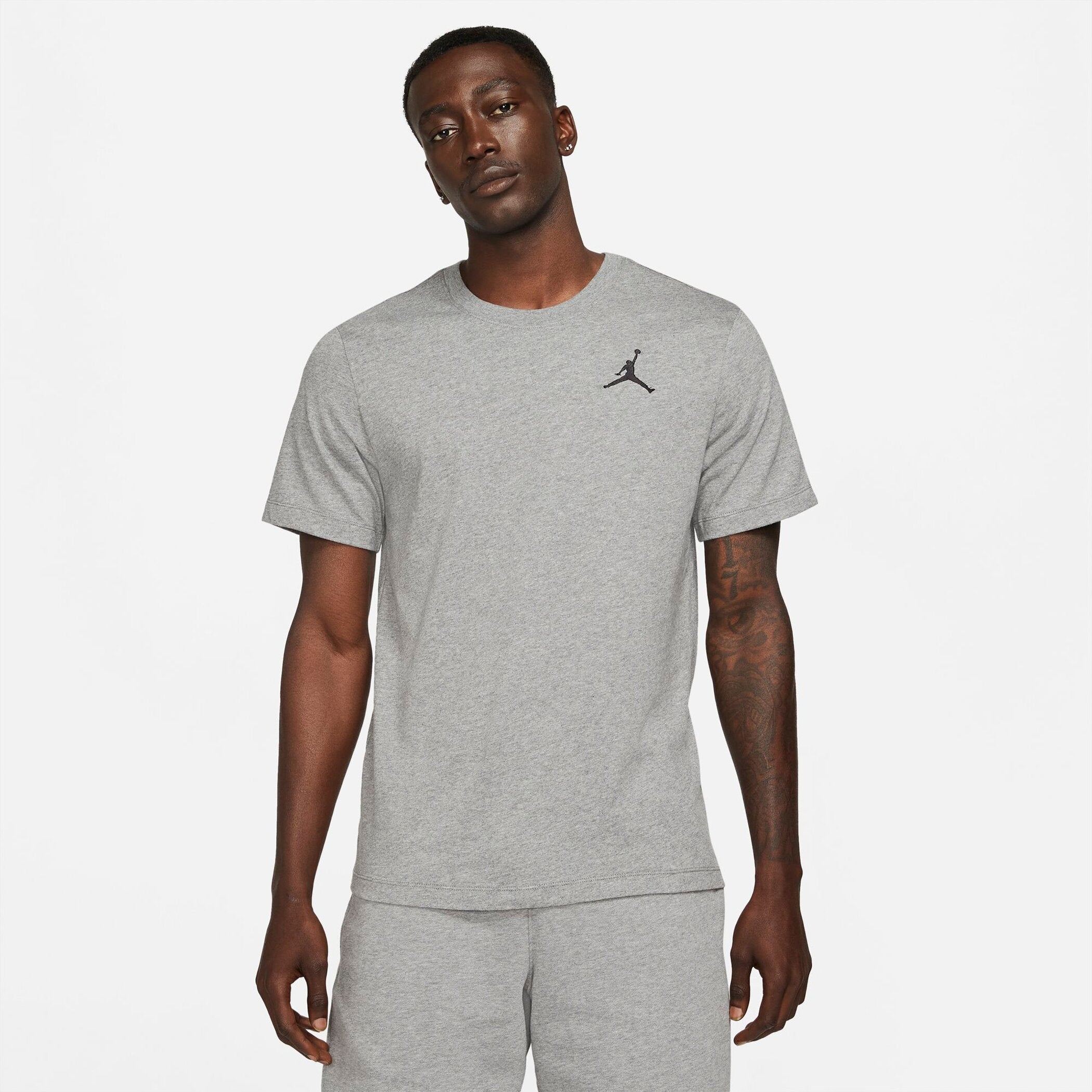NIKE M J JUMPMAN EMB SS CREW Freizeitshirts /-hemden NIKE CARBON HEATHER/BLACK M