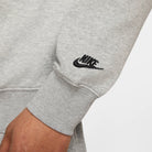 NIKE M NK CLUB BB CREW NSW GFX 063 DK GREY HEATHER/BLACK Freizeitpullover NIKE