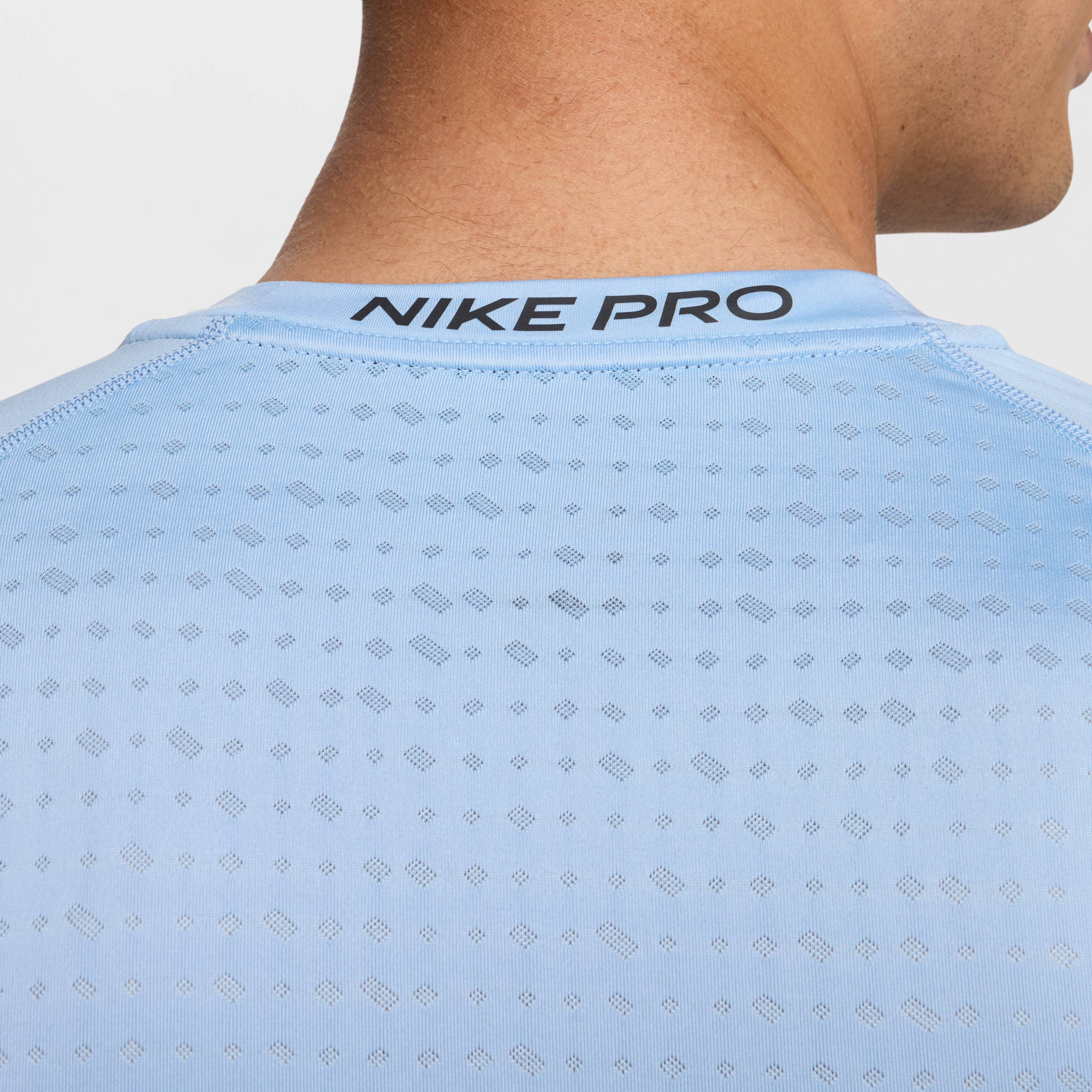 NIKE M NP BREATHE SLIM SS TOP Trainingsshirts NIKE