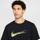 NIKE M NSW TEE 12MO SWSH SP25 Freizeitshirts /-hemden NIKE