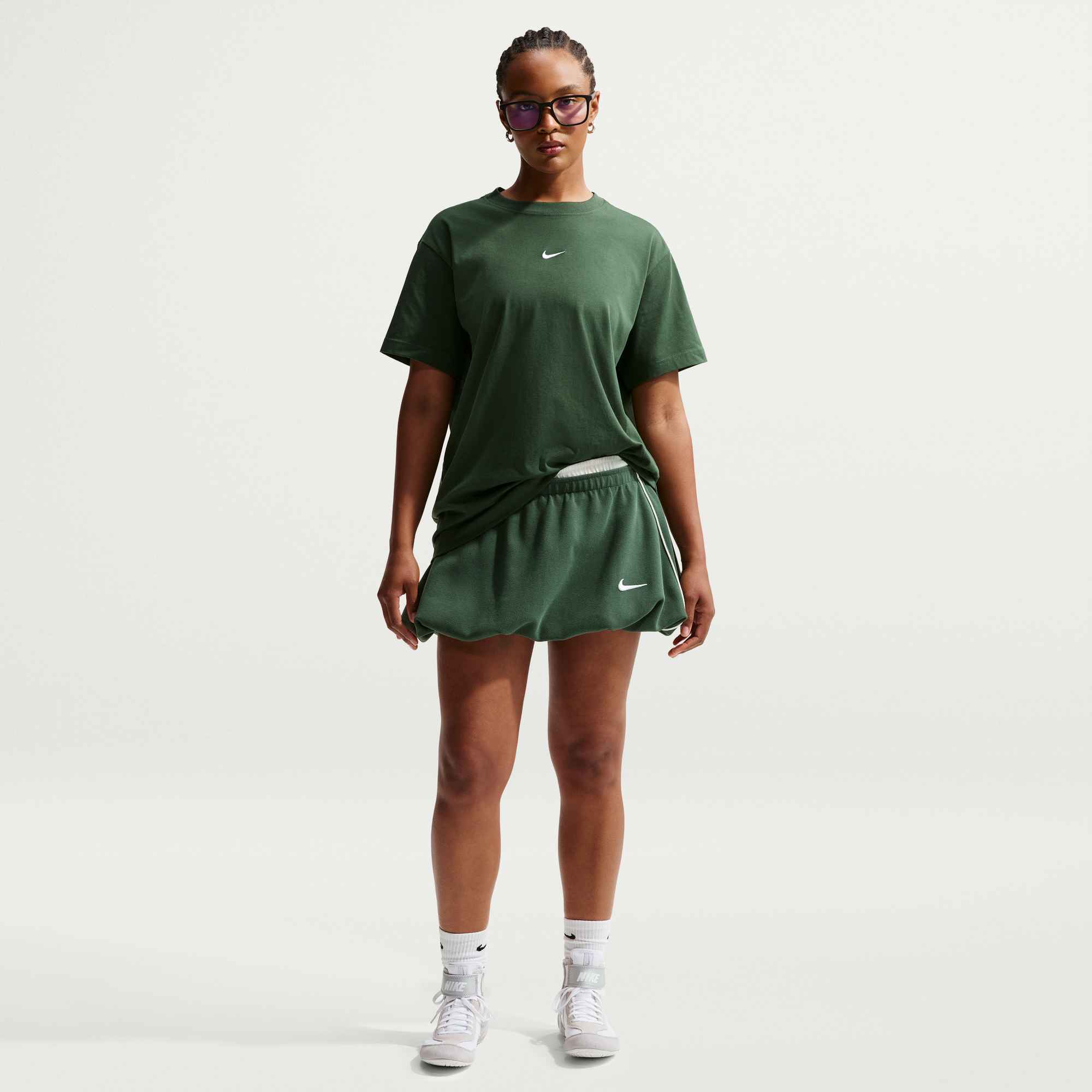 NIKE W NSW CLASSIC SS TEE Freizeitshirts /-blusen NIKE FIR/WHITE/ANTETOKOUNMPO G XS