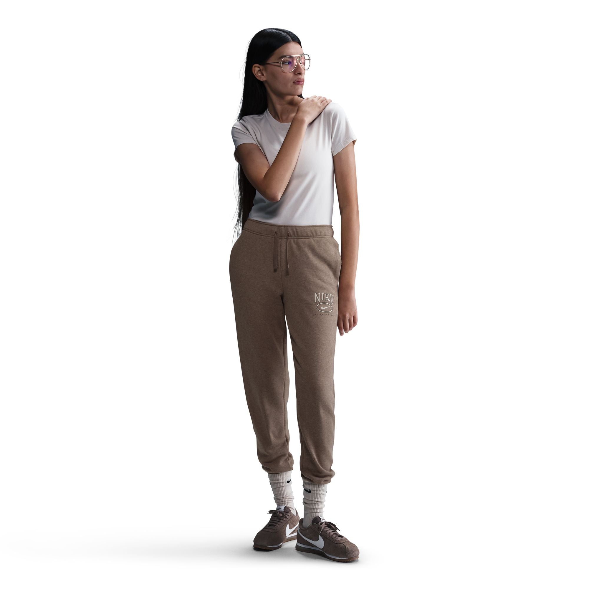 NIKE W NSW CLUB FLC MR GFX STD PANT Trainingshosen & Jogginghosen NIKE MINK BROWN/SAIL XS
