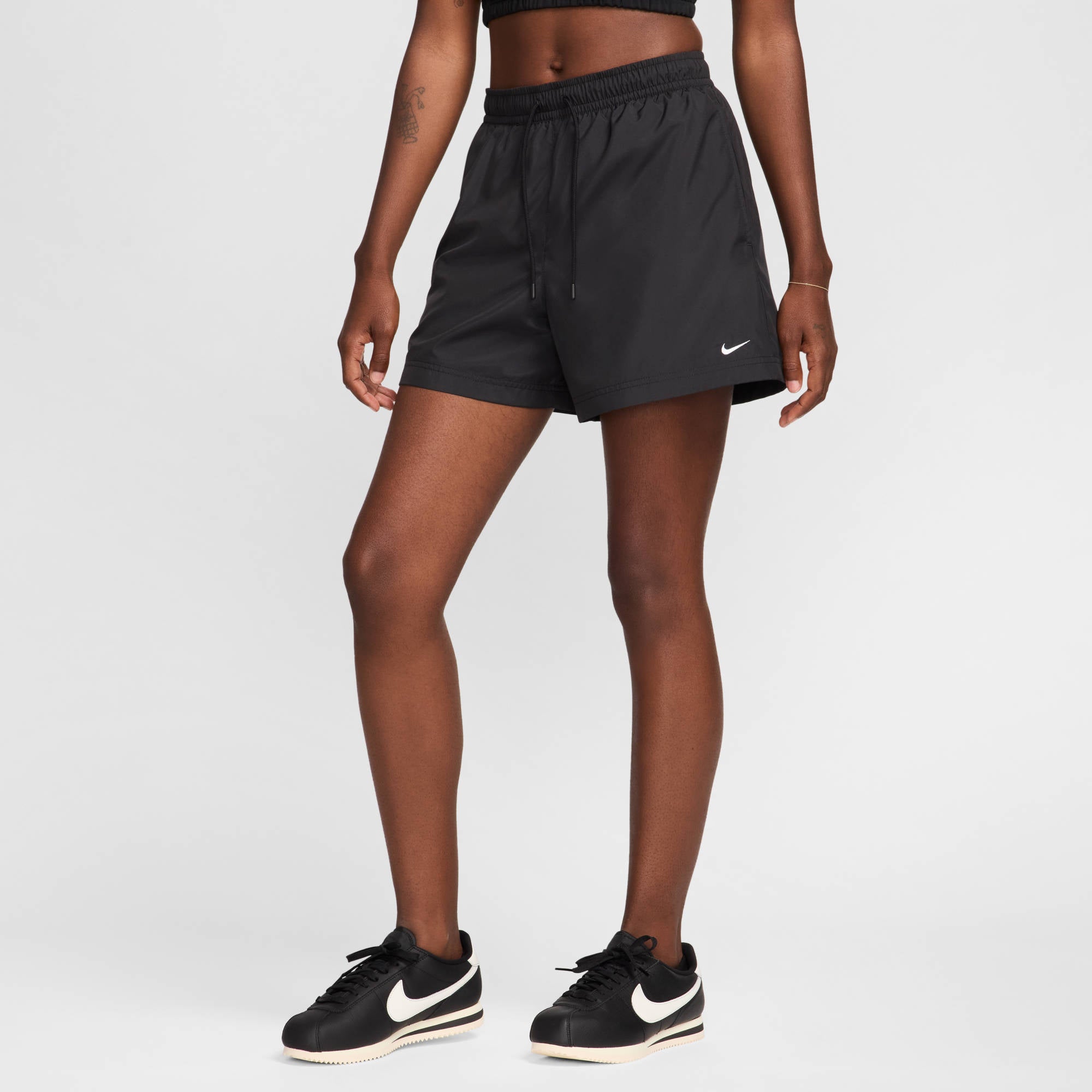 NIKE W NSW MR ESSNTL WVN SHORT Hosen NIKE 10 XS