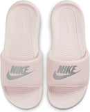 NIKE W NIKE VICTORI ONE SLIDE Badeschuhe & FlipFlops NIKE