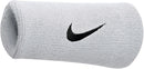 NIKE SWOOSH DOUBLEWIDE WRISTBANDS Fitness Kleingeräte & Zubehör NIKE WHITE/BLACK -